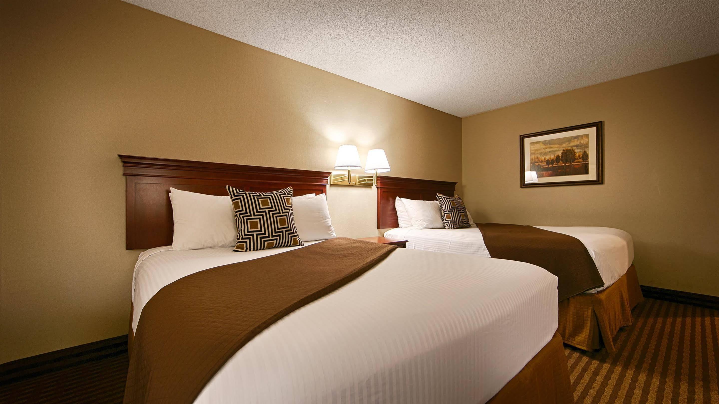 Hayward Hotel 3*