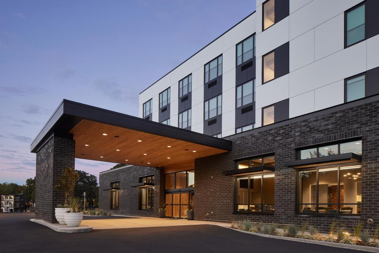 Hayward Hotel 3*