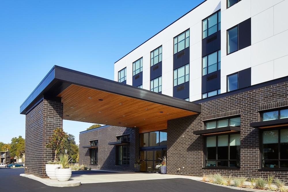 Hayward Hotel